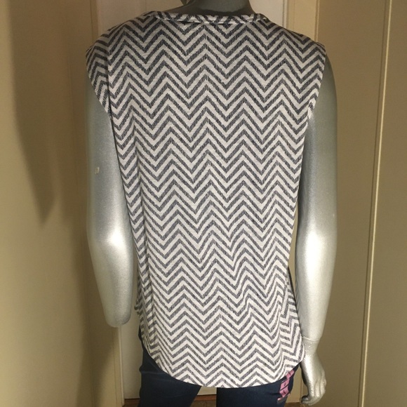 3/$25 Athleta Striped Sleeveless Soft Tank Top. L - Picture 3 of 8